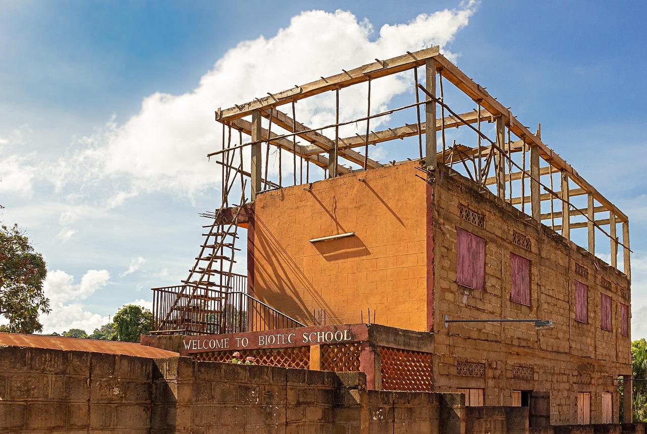 đïž Pourquoi les infrastructures locales sont la clĂ© du dĂ©veloppement durable en Afrique